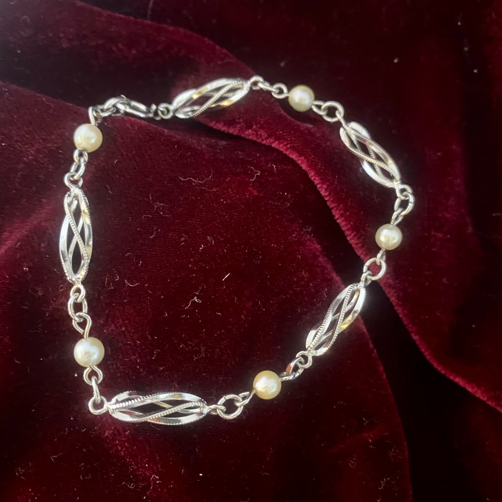 Vintage 12k White GF Helix Link and Pearl Accent Bracelet